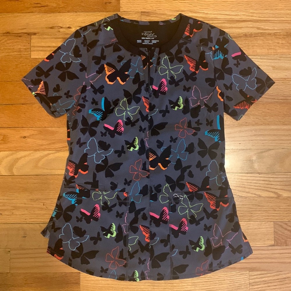 Cherokee infinity scrub top